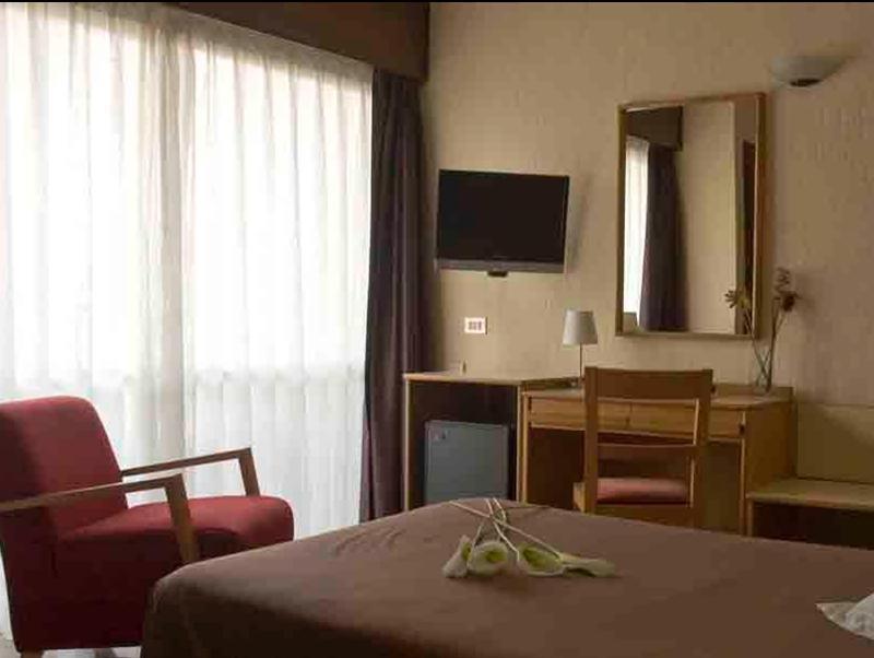 Hotel Leuka Alicante Ngoại thất bức ảnh
